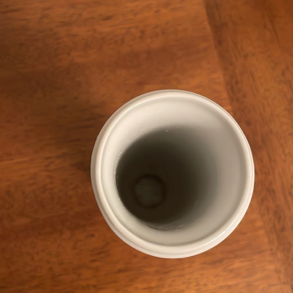 Vintage Lefton China Porcelain Floral Vase with Flower Accents Marked YK829 - Picture 2 of 9